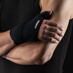 Muñequera Boomerang con dedo pulgar